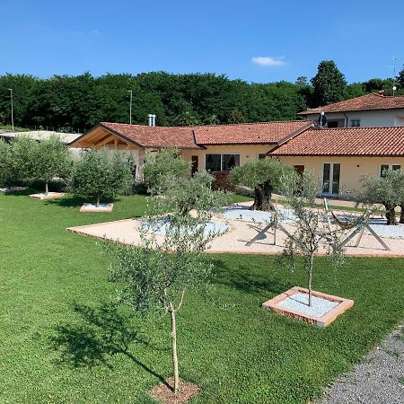 B&B Alciliegio Casnate Con Bernate Exterior photo