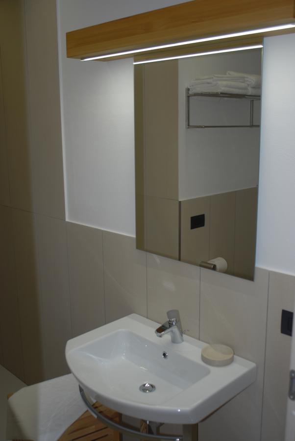 B&B Alciliegio Casnate Con Bernate Exterior photo
