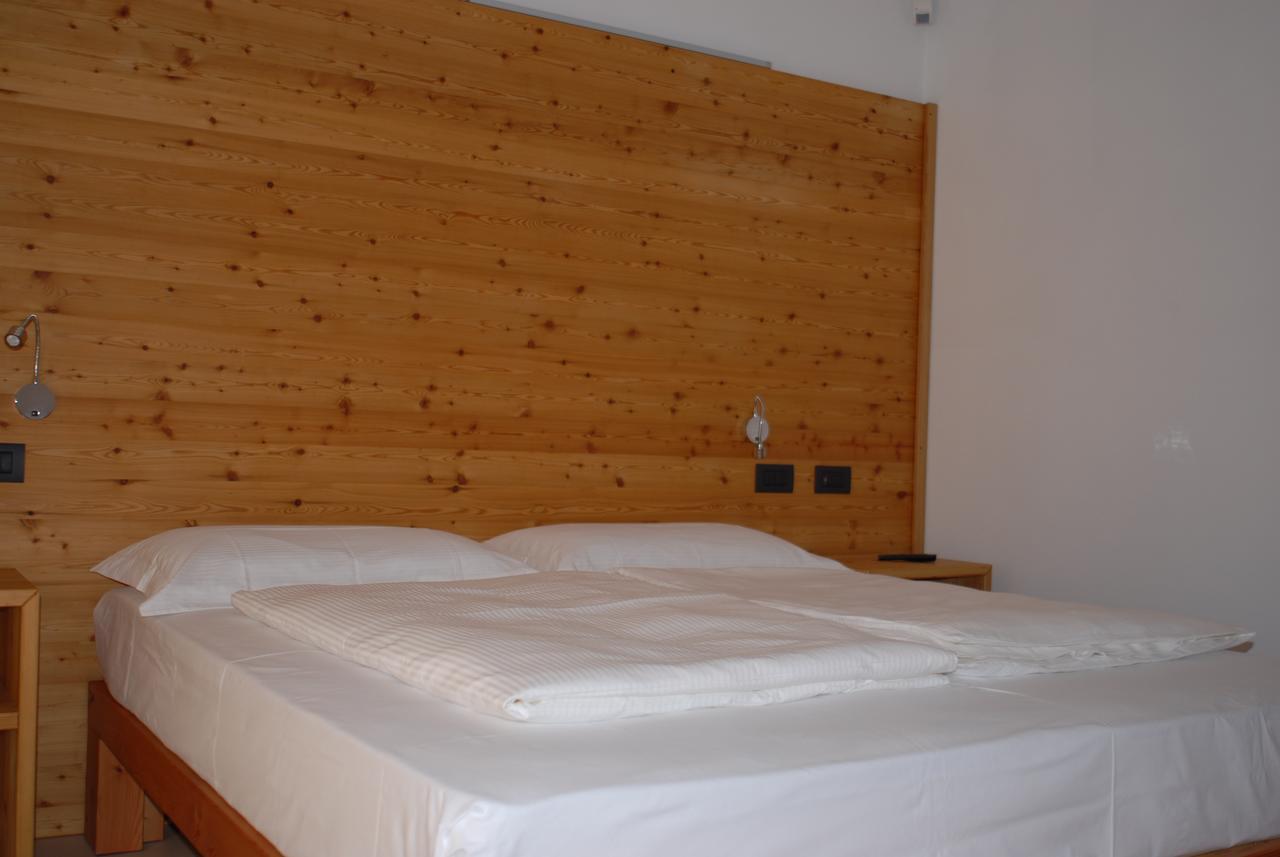 B&B Alciliegio Casnate Con Bernate Exterior photo
